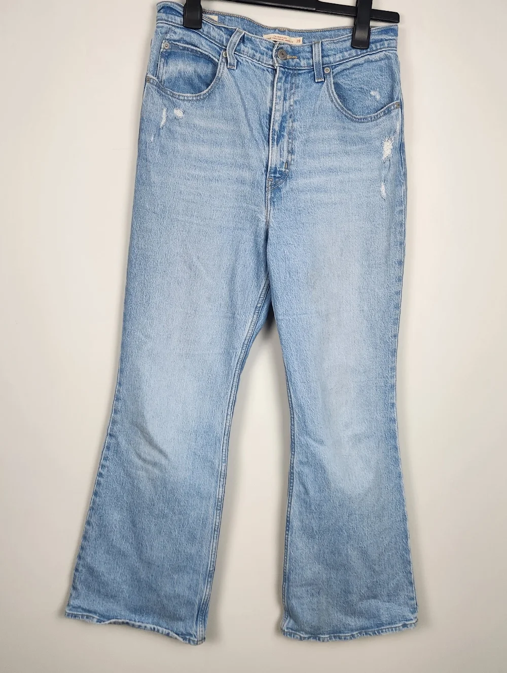 Levi's 70s Flare High Waisted Light Wash Denim Jeans Size 28W Fits Medium  Large - Picture 3 of 16